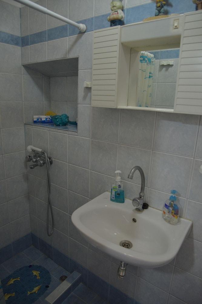 דירות פלאקה Erginas Boat House מראה חיצוני תמונה