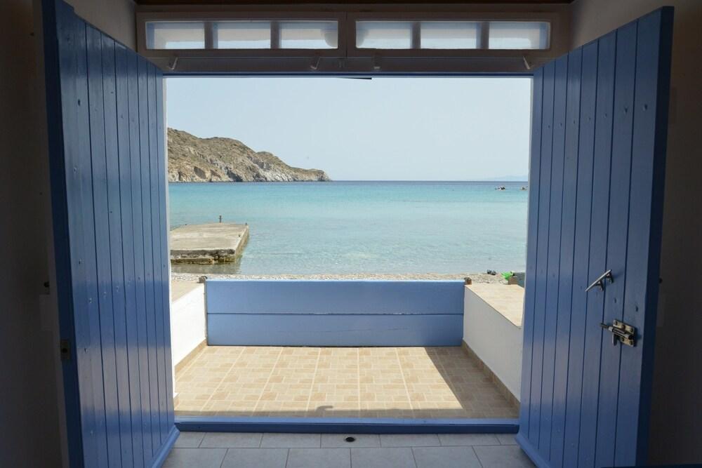 דירות פלאקה Erginas Boat House מראה חיצוני תמונה