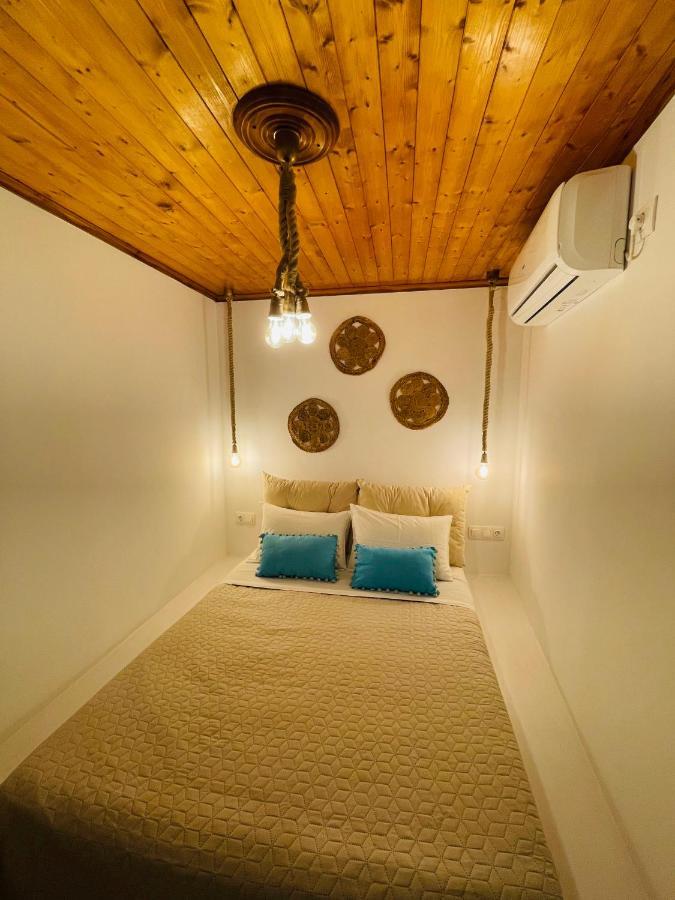 דירות פלאקה Erginas Boat House מראה חיצוני תמונה